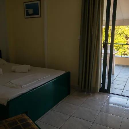 Appartement C.katopodis Center *